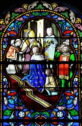 Vitrail dans la nef, le sacre de Charles VII
