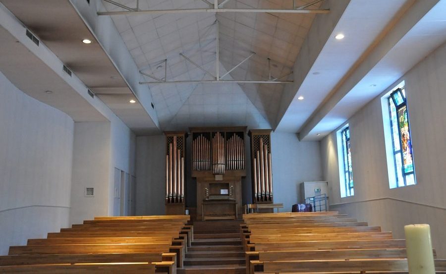 La nef et l'orgue de tribune