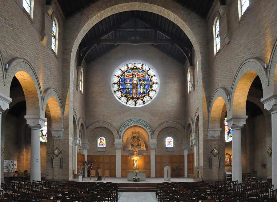Vue d'ensemble de la nef de l'église Notre-Dame-du-Rosaire
