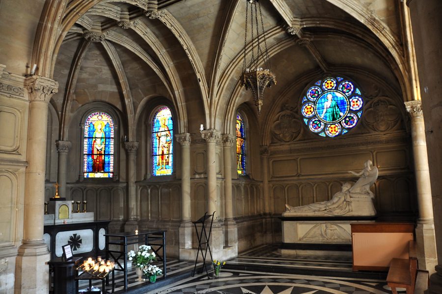 le chœur, la croisée et le croisillon droit du transept