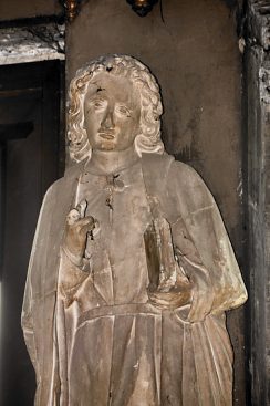 Statue de saint Jean l'Évangéliste