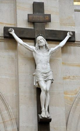 Le Christ en croix dans l'élévation gauche