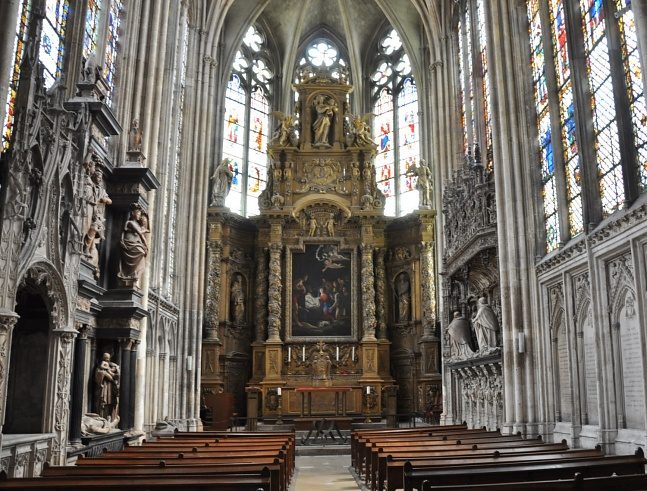 La chapelle de la Vierge et ses tombeaux Renaissance