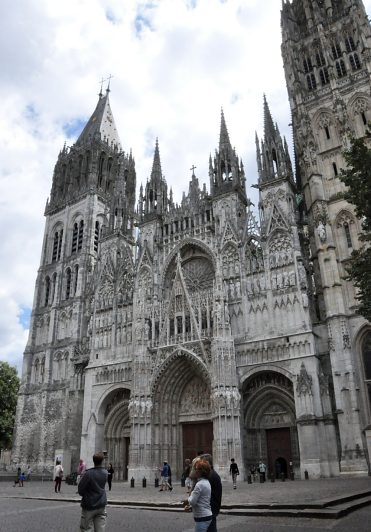 La façade en gothique flamboyant de la cathédrale