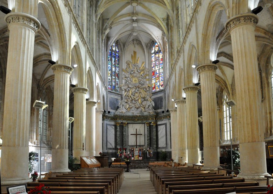 Vue d'ensemble de la nef et du chœur du temple Saint-Éloi