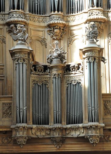 Le positif de l'orgue et ses sculptures
