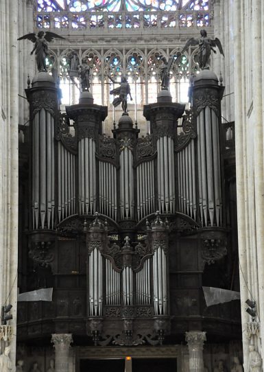 Le célèbre grand orgue de Saint-Ouen, de réputation  internationale 
