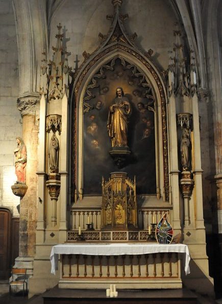 L'autel du Sacré-Cœur dans la chapelle du même nom (fin du XVe siècle) 