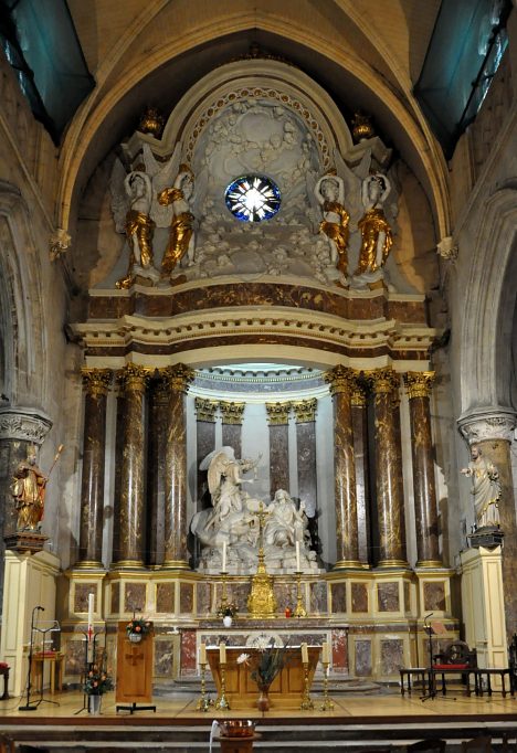 Vue d'ensemble du chœur de l'église Saint-Vivien