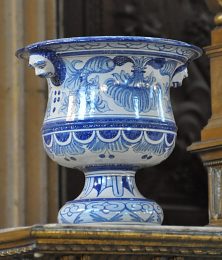 Vase en faïence de Rouen