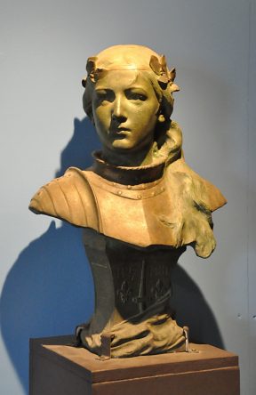 Buste de Jeanne d'Arc en cuivre patiné