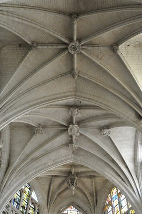 La voûte du transept et du chœur en vue perspective