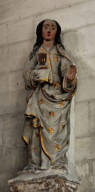Statue polychrome de sainte Madeleine